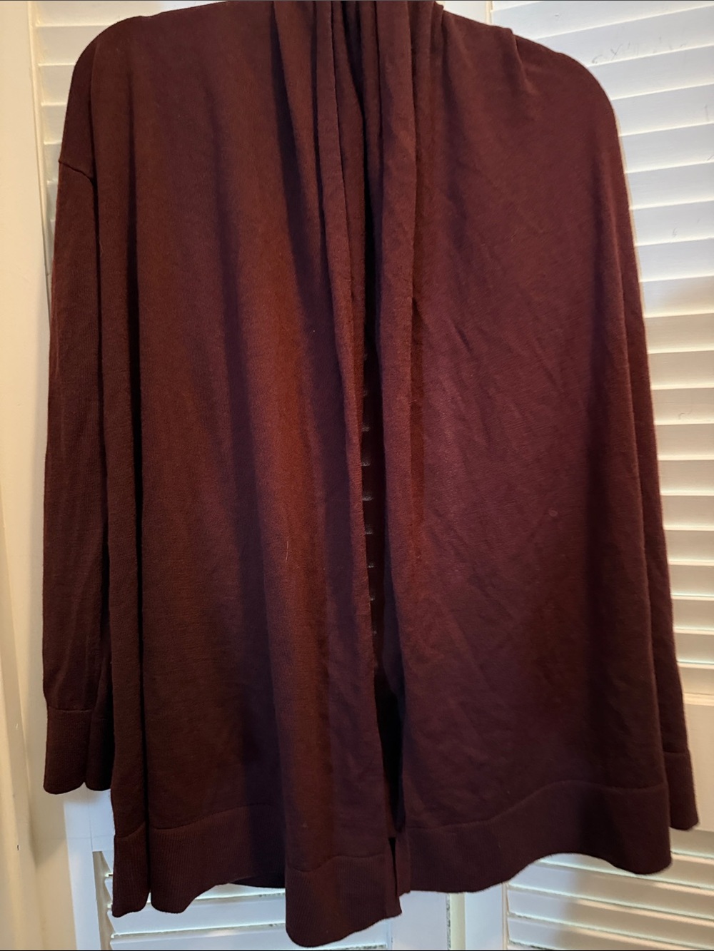 Ann Taylor Lightweight Open Cardigan in Burgundy